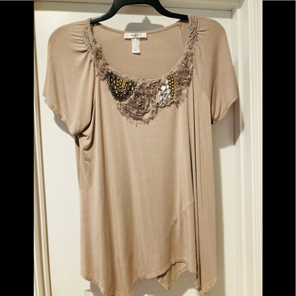 Beautifully embellished taupe knit top 1X - Picture 2 of 3